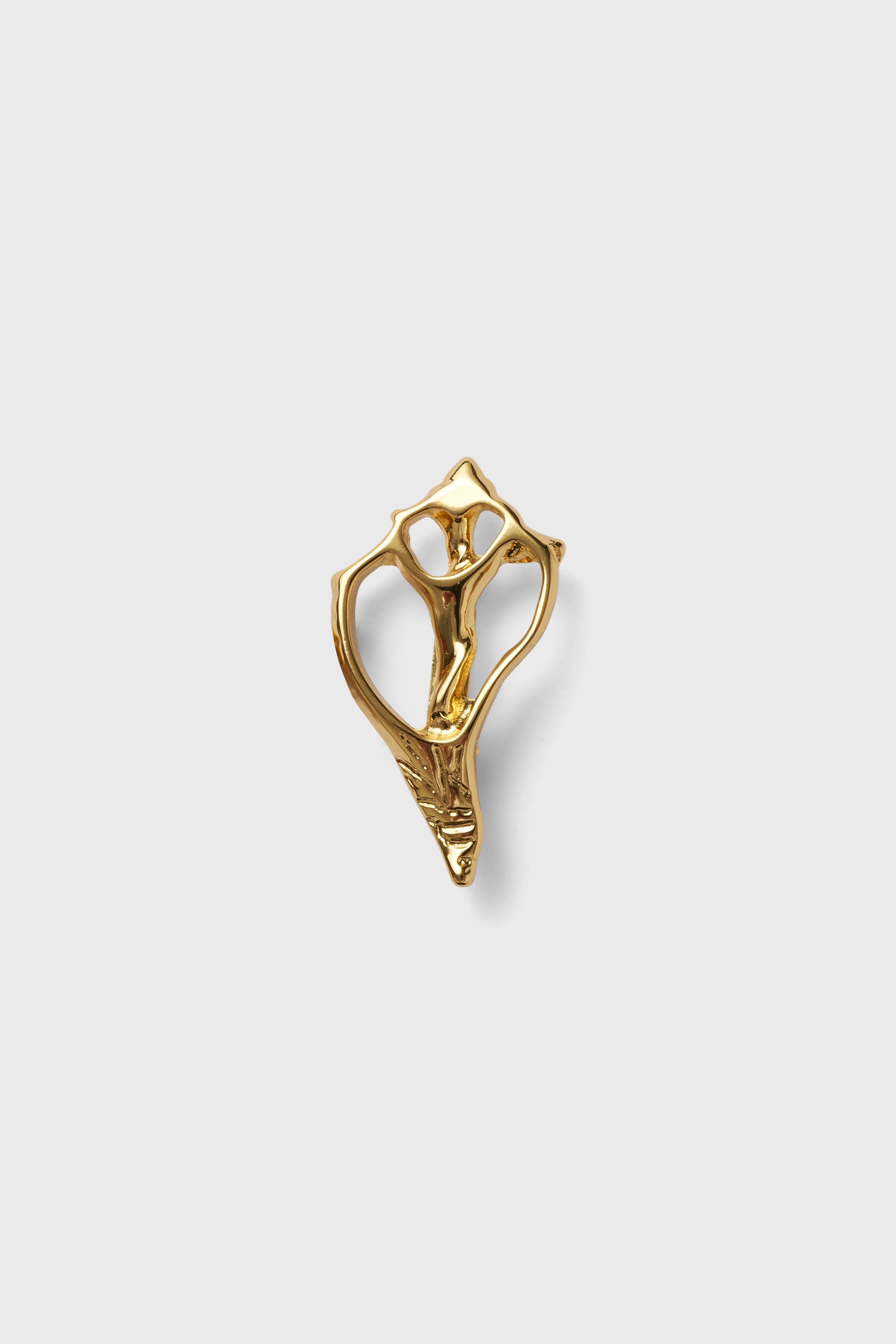 The petite Seashell brooch