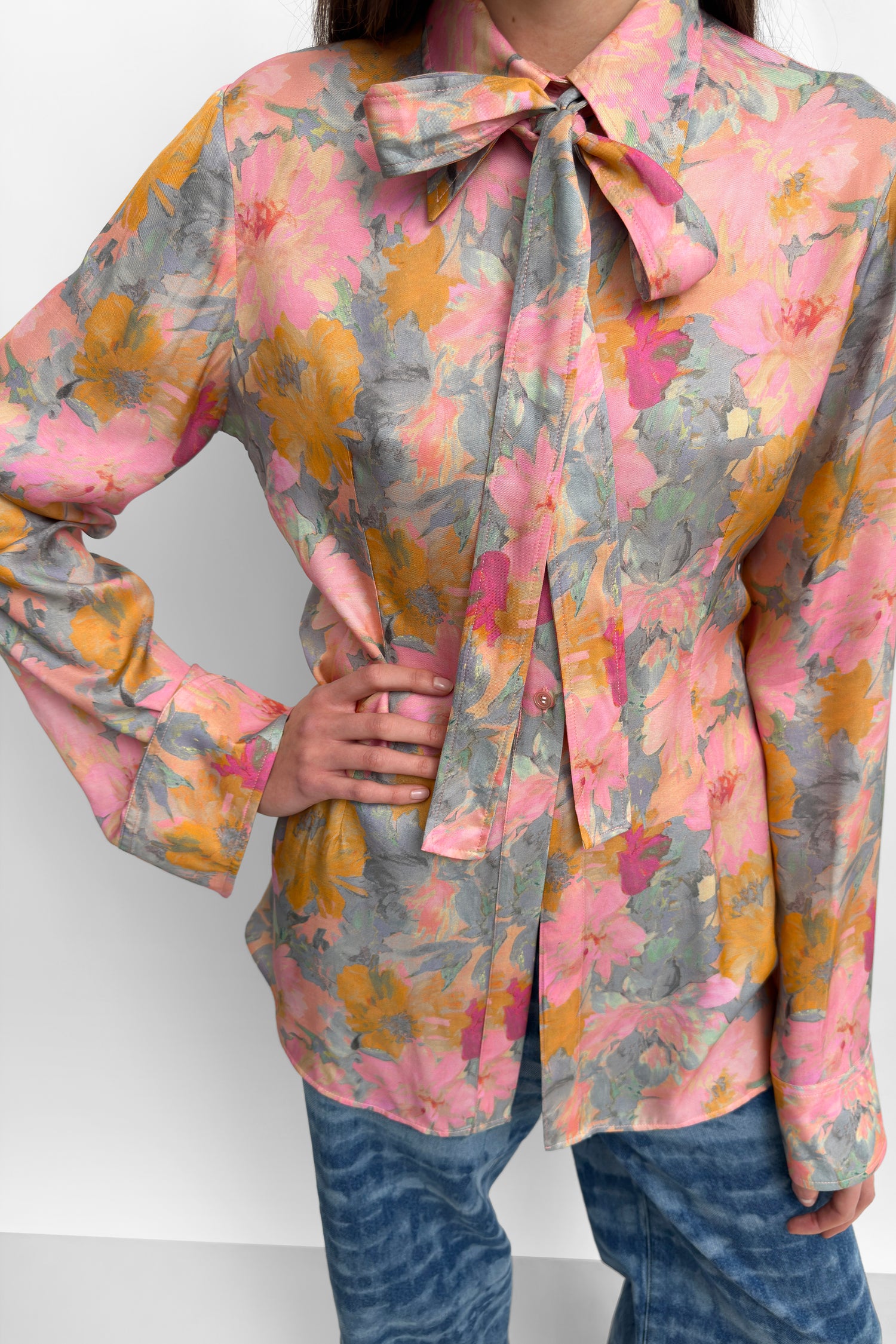 The Euni shiny shirt blouse