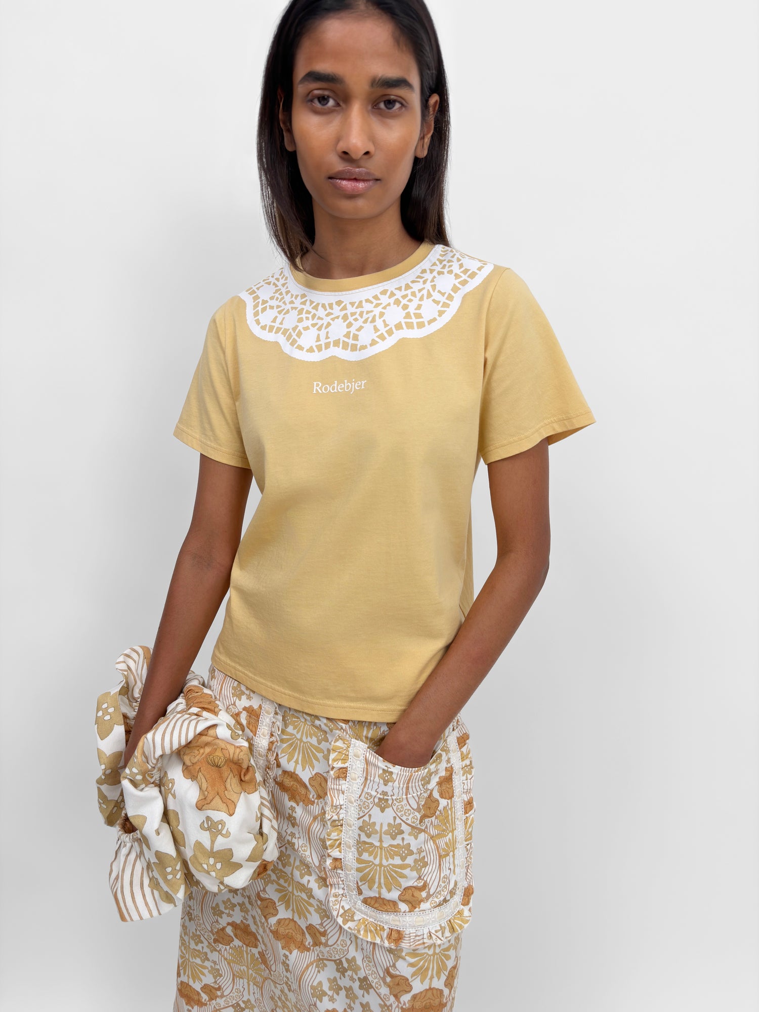 The Margot baby t-shirt with lace collar print