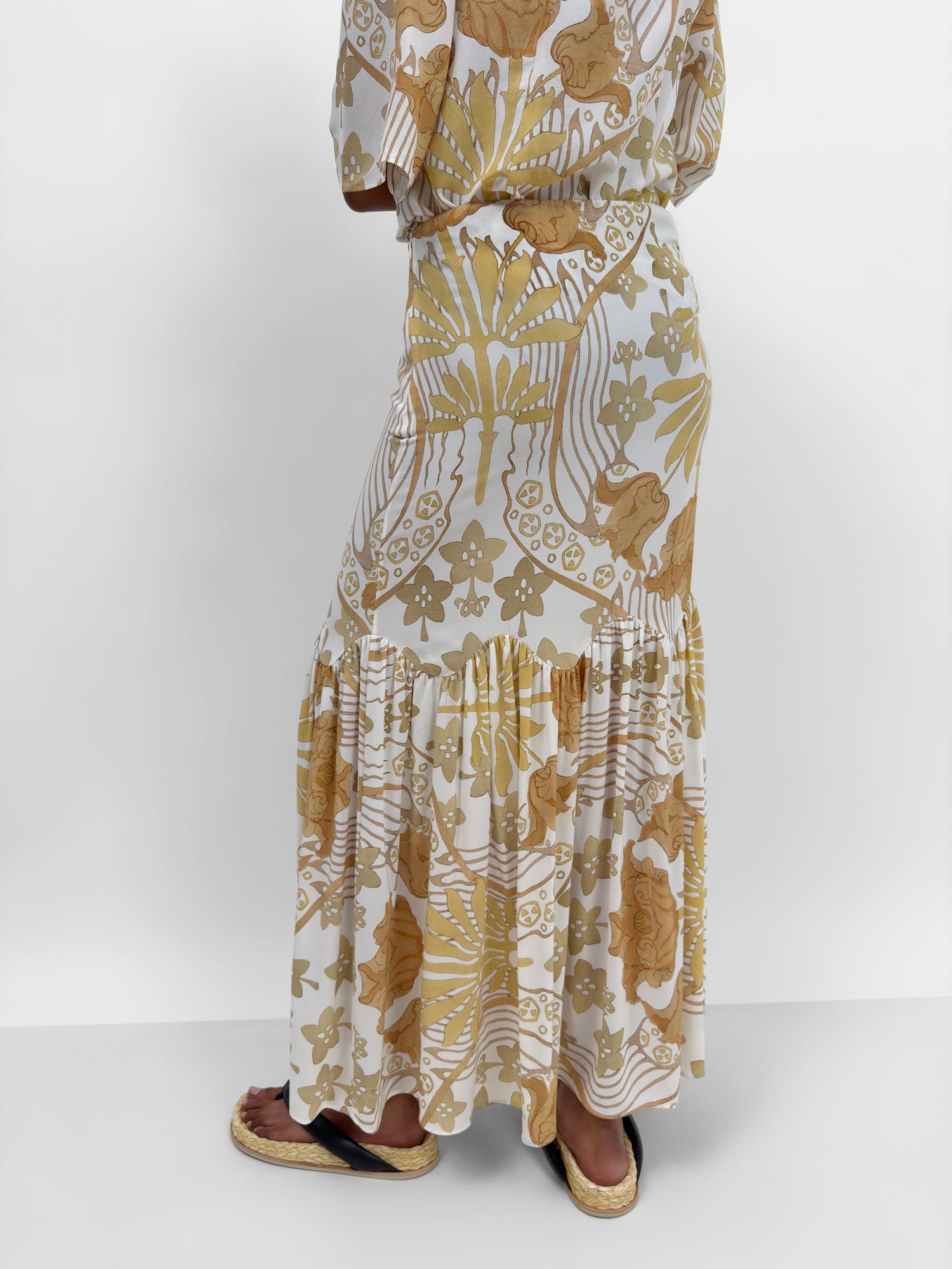 The Thelma silk blend maxi skirt in Tulip print