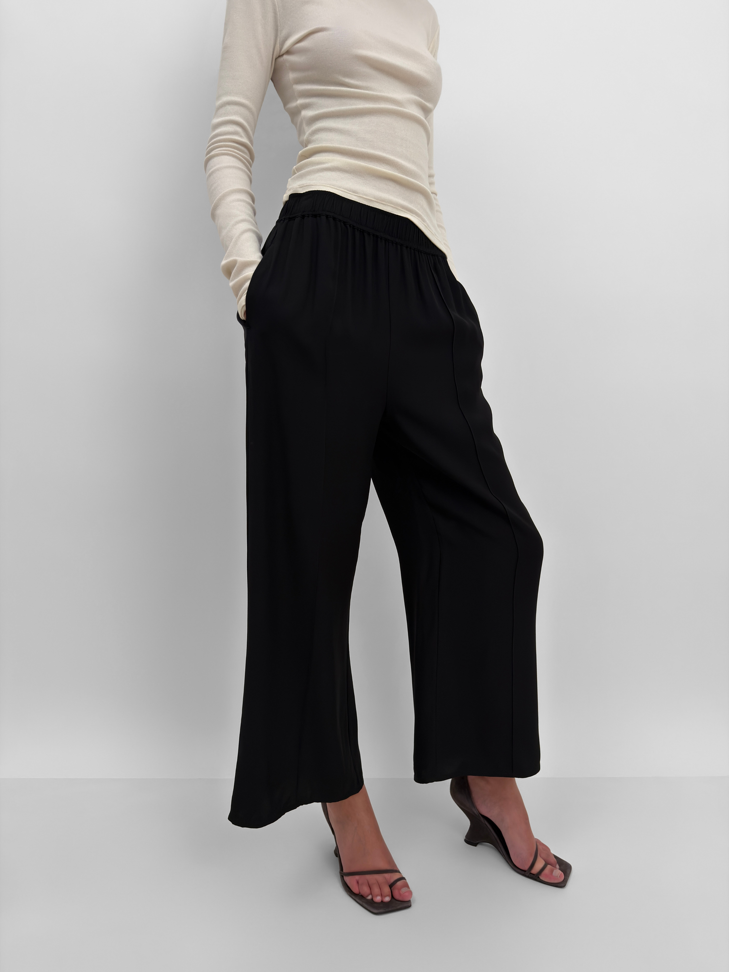 The Ezra crop pant