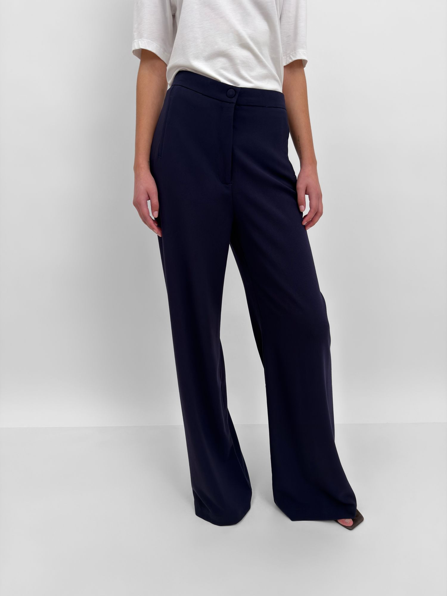 The Sini soft suiting pant