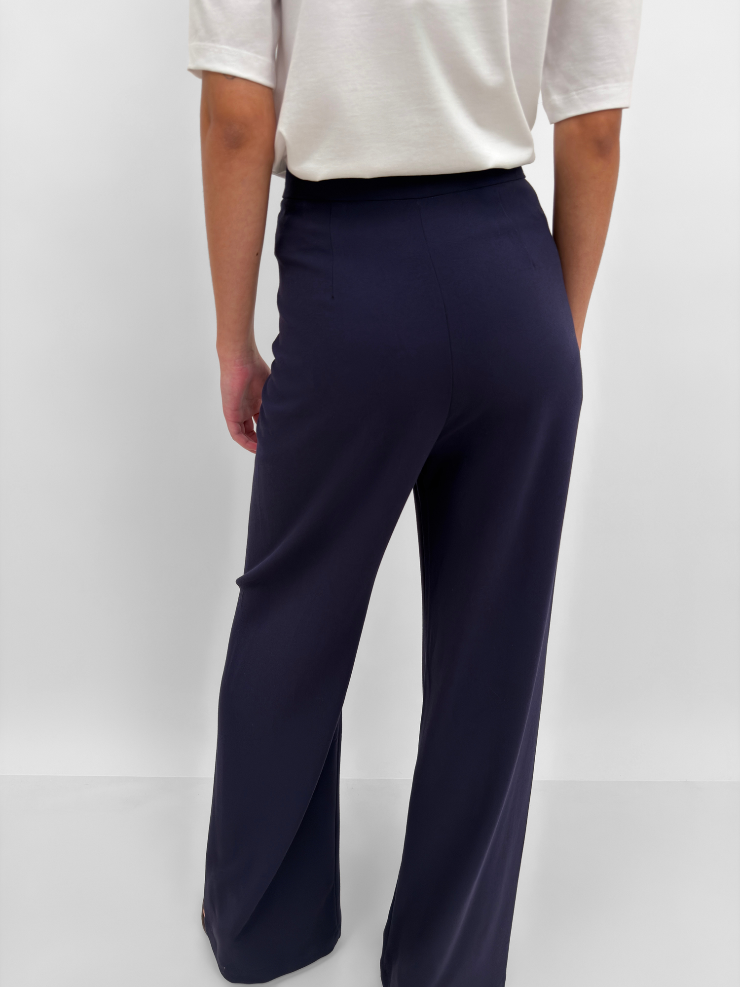 The Sini soft suiting pant