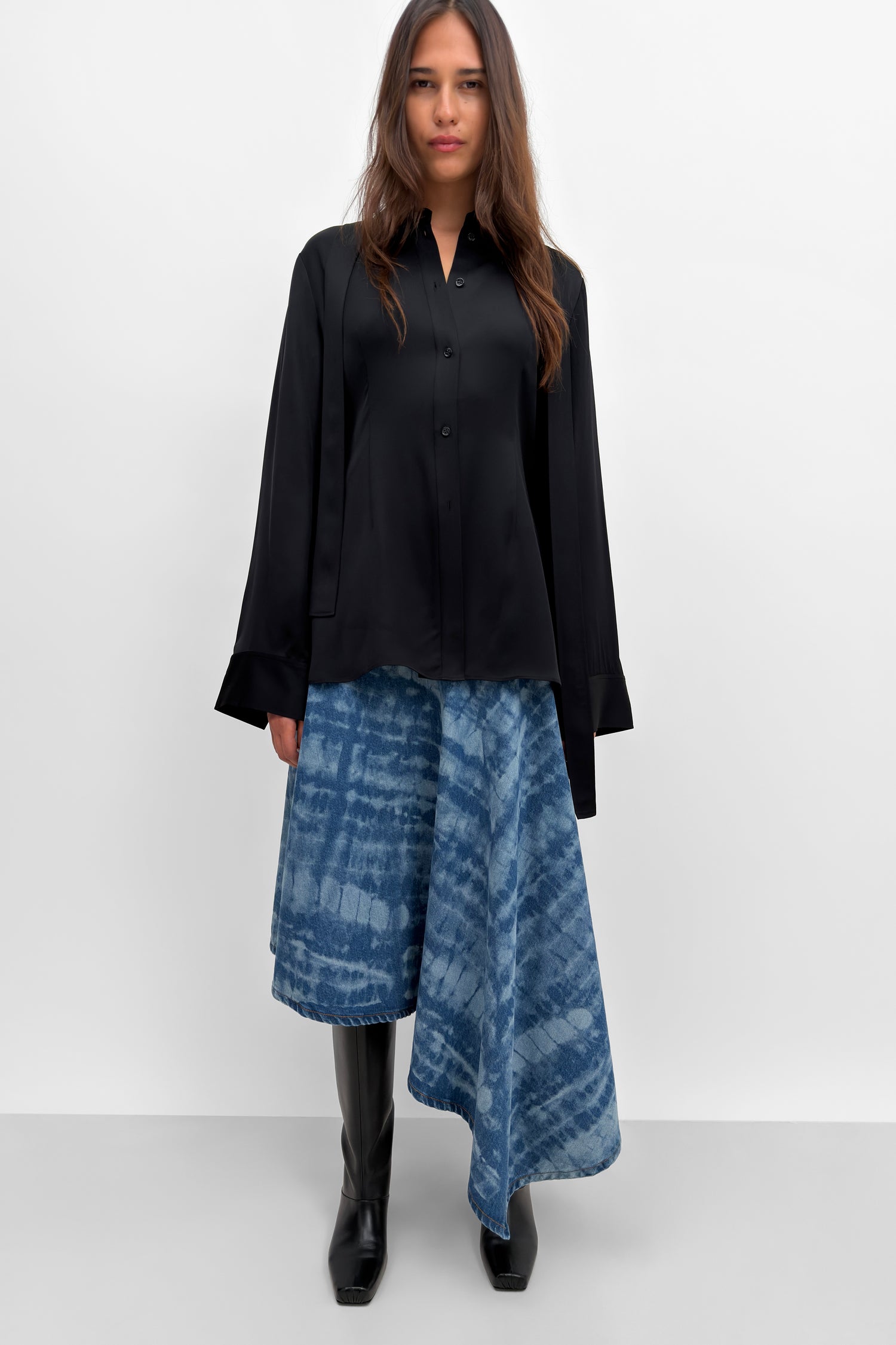 The Euni shiny shirt blouse