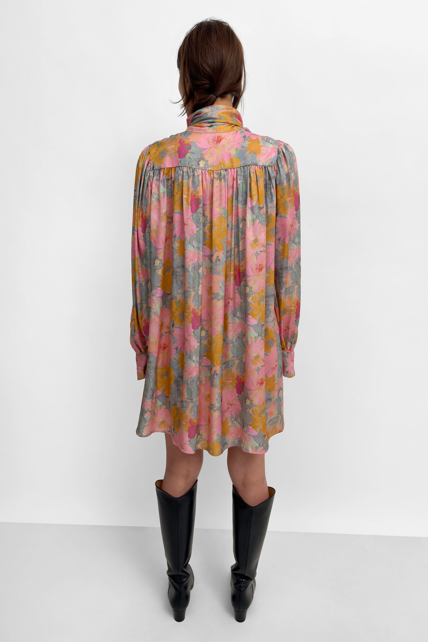 The Nayou mini bow tie dress