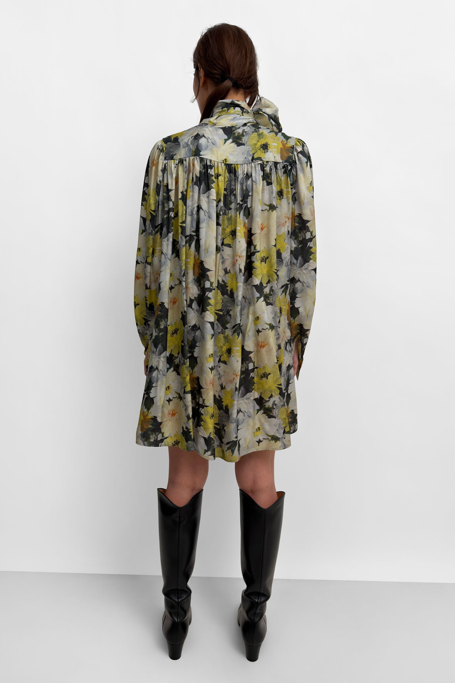 The Nayou mini bow tie dress