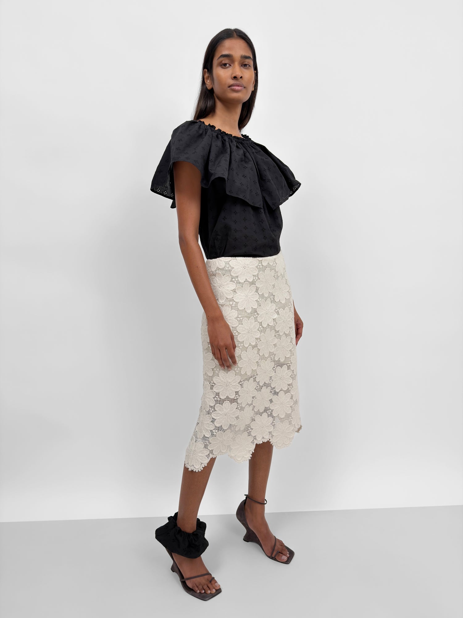 The Siv singoalla broderie anglaise top