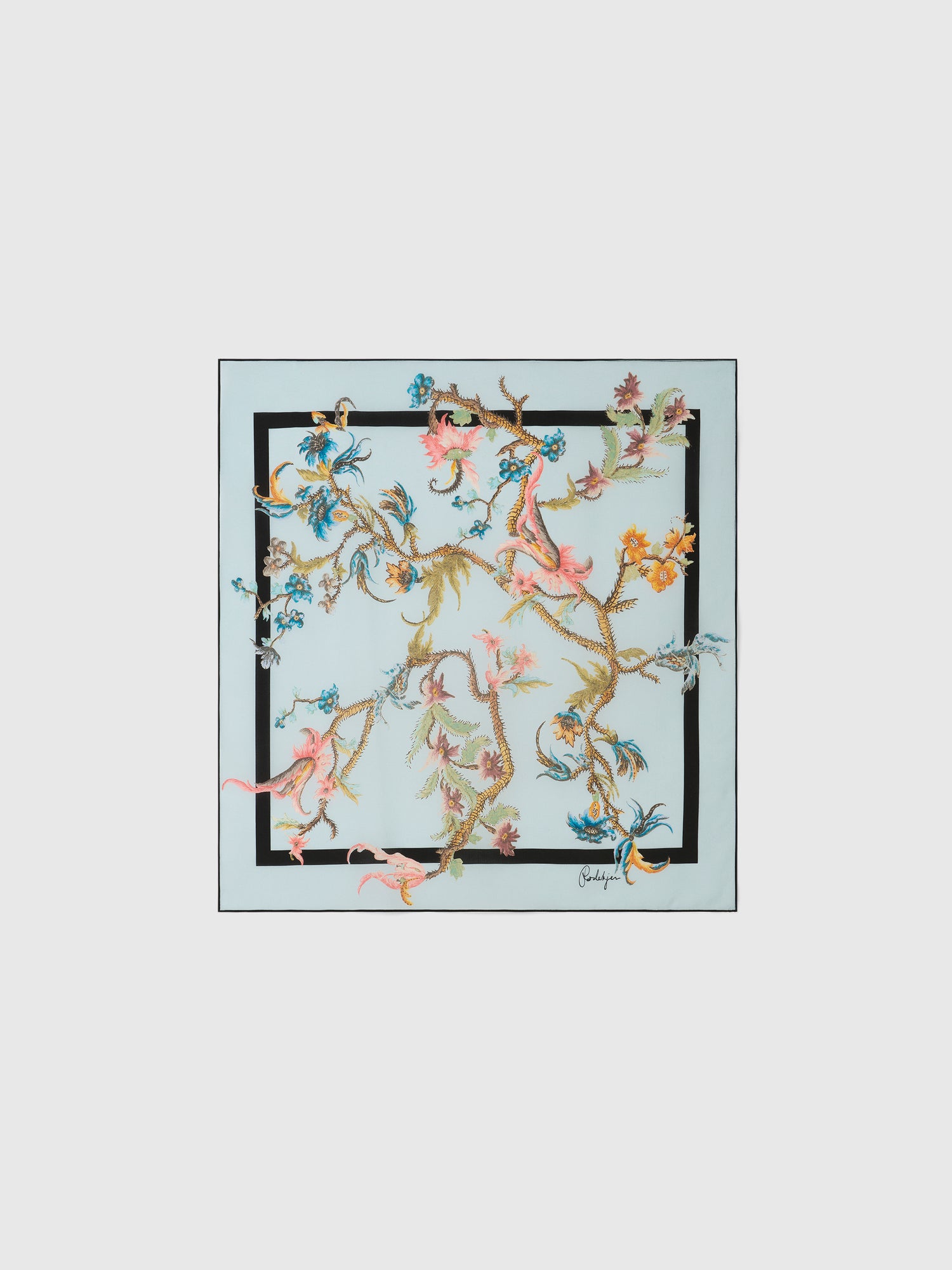 The silk scarf in Trailing