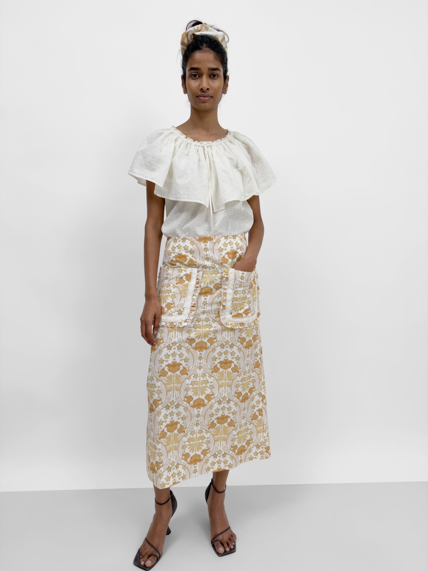 The Ulrika apron pencil skirt in Tulip print