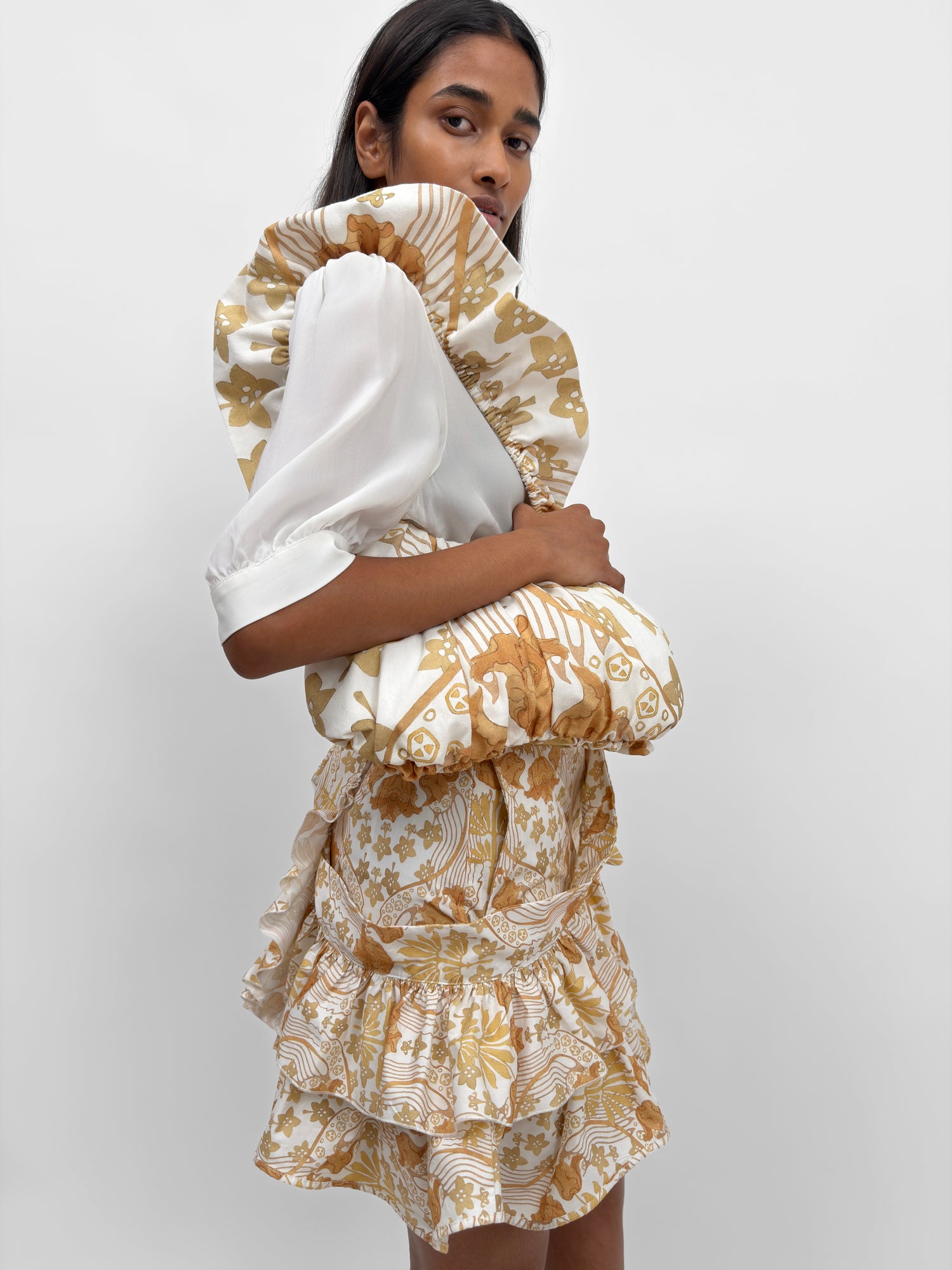 The scrunchie bag in Tulip print